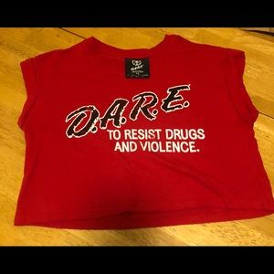 SOLD🌟90’s D.A.R.E crop t-shirt size small